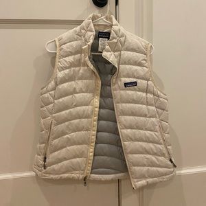 Crème Patagonia vest! Size medium!